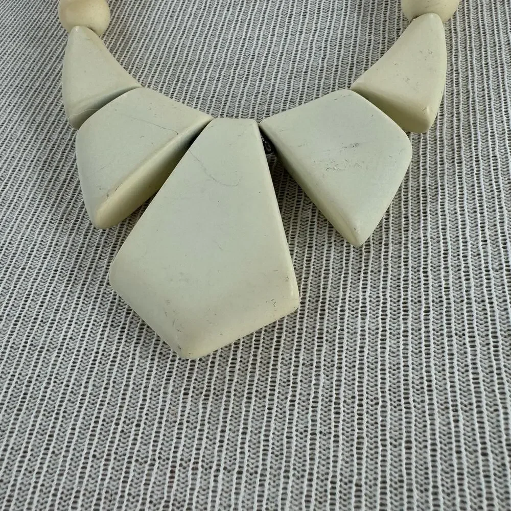 Vintage 1960s Painted tribal wooden Chunky Neckalce